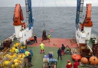 160801_final_stage_of_mooring_deployment